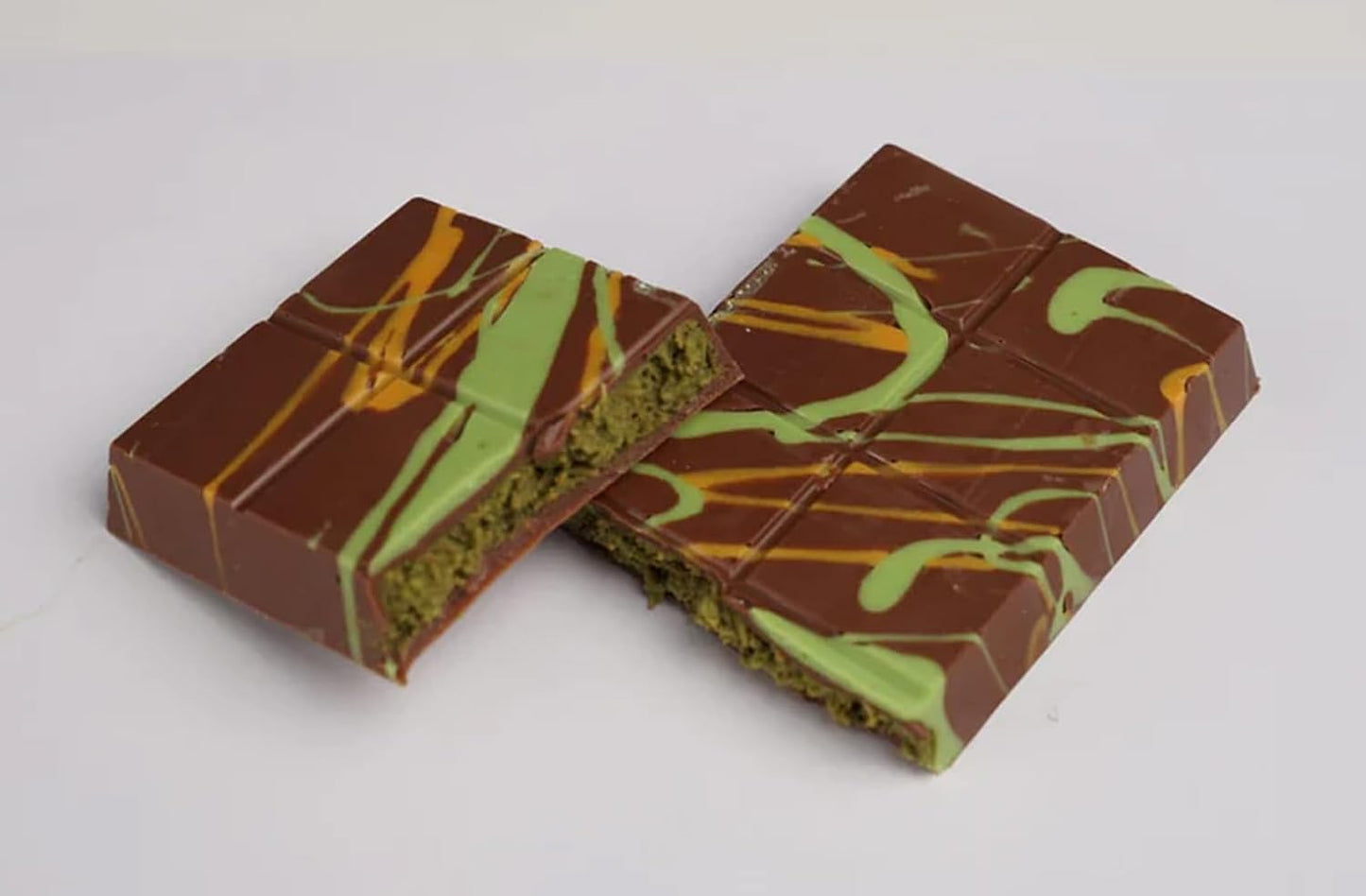Dubai Viral Kunefe Chocolate Bar (200 Grams, Kunafa Pistachio)
