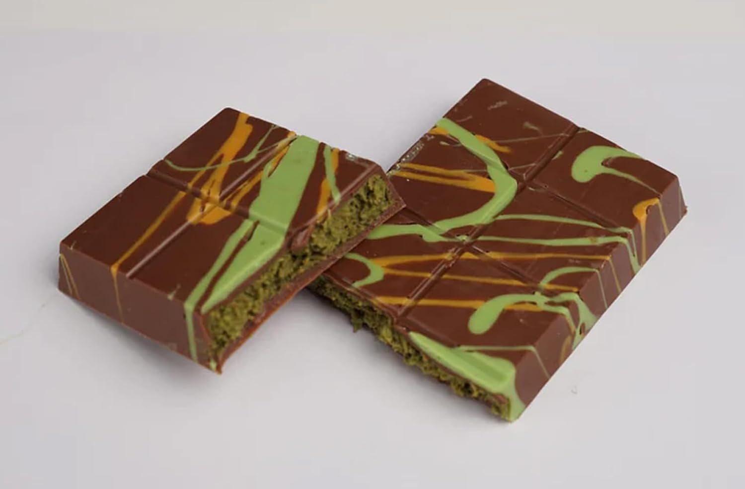 Dubai Viral Kunefe Chocolate Bar (200 Grams, Kunafa Pistachio)