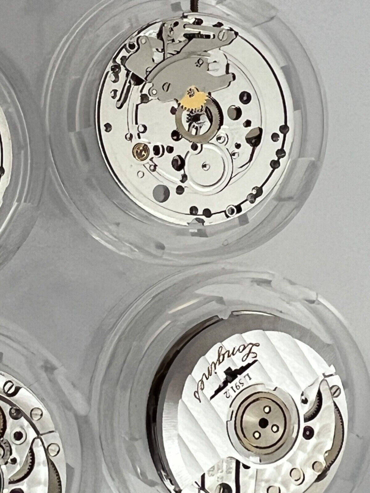 Eta 2000 Movement “2Hands without Date Calender” Swiss Made Geniune Movements